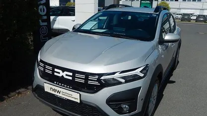 Second-hand Dacia Sandero Stepway 91 CP (66 kW) 2024 Gri Berlinǎ