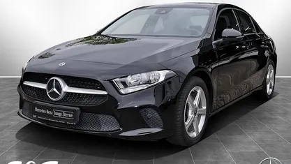 Second-hand Mercedes A200 Style 163 CP (119 kW) 2023 Negru Berlinǎ