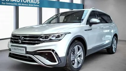 Gebraucht VW Tiguan Allspace Elegance 245 PS (180 kW) 2023 Silber SUV