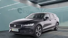 Gebraucht 2023 Volvo V60 CC Ultimate Kombi | 44.590 € (Fairer Preis)