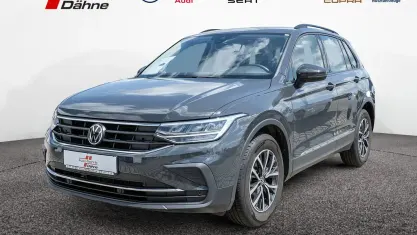 Gebraucht VW Tiguan Life 150 PS (110 kW) 2022 Grau SUV
