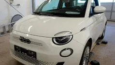 Weiß Gebraucht 2023 Fiat 500e Kleinwagen | 21.899 € (Fairer Preis)