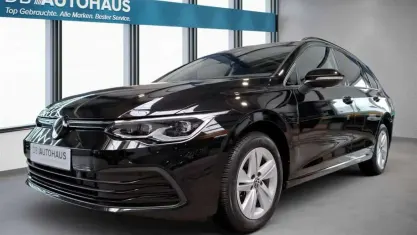 Gebraucht VW Golf VIII Life 150 PS (110 kW) 2024 Schwarz Kombi