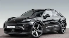 Tiefschwarzmetallic Gebraucht 2024 Porsche Macan SUV | 86.880 € (Fairer Preis)
