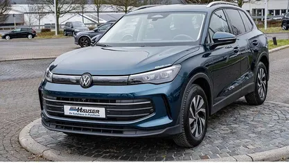 Second-hand VW Tiguan IQ Drive 150 CP (110 kW) 2025 Albastru SUV