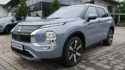 Neu Mitsubishi Outlander P-HEV Edition 306 PS (225 kW) 2026 Mondsteingrau metallic SUV