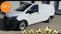 Weiß Gebraucht 2023 Mercedes Vito Van / Kleinbus | 32.106 € (Fairer Preis)
