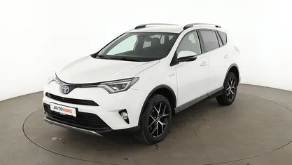 Weiß Gebraucht 2018 Toyota RAV4 Style SUV | 22.990 € (Fairer Preis)