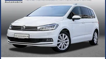 Weiß Gebraucht 2019 VW Touran Highline Van / Kleinbus | 23.222 € (Fairer Preis)