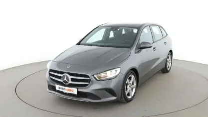 Używany Mercedes B200 150 KM (110 kW) 2020 Szary Minivan