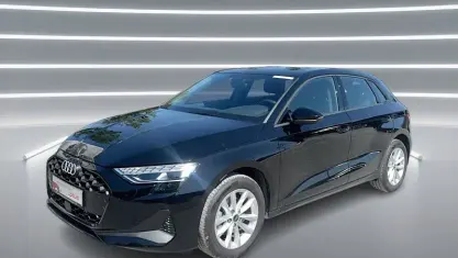 Gebraucht Audi A3 Ambiente 116 PS (85 kW) 2025 Brillantschwarz Limousine