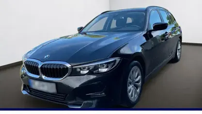 Gebraucht BMW 320 Advantage 190 PS (139 kW) 2022 Black sapphire Limousine