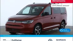 Rot Gebraucht 2023 VW Caddy Maxi Style Van / Kleinbus | 34.900 € (Fairer Preis)