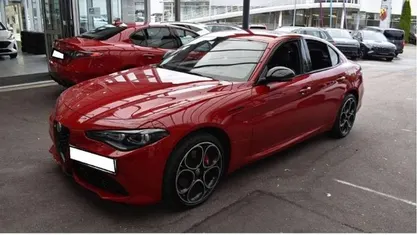 Rot Gebraucht 2024 Alfa Romeo Giulia Competizione Limousine | 38.985 € (Guter Preis)