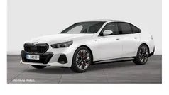 Mineralweiss Gebraucht 2024 BMW 520 M Sport Limousine | 53.990 € (Fairer Preis)