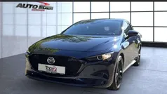 Deep crystal blue Gebraucht 2024 Mazda 3 Homura-Line Limousine | 25.990 € (Fairer Preis)