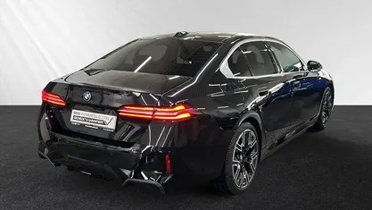 Second-hand BMW 530e M Sport 299 CP (219 kW) 2025 Negru Berlinǎ