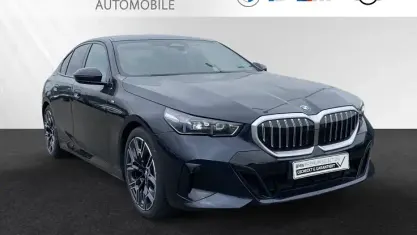 Gebraucht BMW 520 M Sport 197 PS (144 kW) 2025 Carbonschwarz metallic Limousine