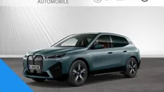 Blue ridge mountain metallic Gebraucht 2025 BMW iX Sport Line SUV | 75.888 € (Superpreis)