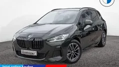 Grün Gebraucht 2023 BMW 218 Active Tourer M Sport Van / Kleinbus | 28.900 € (Fairer Preis)