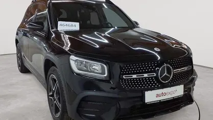 Nachtschwarz Gebraucht 2023 Mercedes GLB200 AMG line SUV | 34.990 € (Guter Preis)
