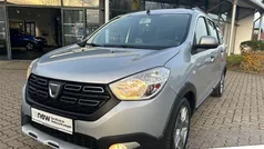 Grau Gebraucht 2020 Dacia Lodgy Stepway Van / Kleinbus | 14.590 € (Fairer Preis)