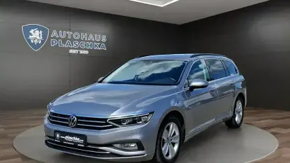 Gebraucht VW Passat Business 200 PS (147 kW) 2023 Pyritsilber Kombi