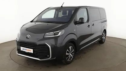 Gebraucht Toyota Proace Verso Team 177 PS (130 kW) 2024 Grau Kombi