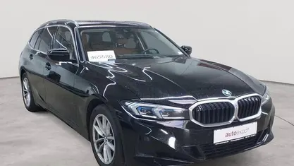 Gebraucht BMW 320 Sport Line 190 PS (139 kW) 2023 Schwarz uni Kombi
