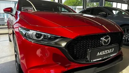 Rot Gebraucht 2024 Mazda 3 Exclusive-Line Limousine | 28.999 € (Fairer Preis)