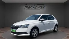 Weiß Gebraucht 2021 Skoda Fabia Ambition Limousine | 10.907 € (Fairer Preis)
