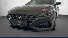 Grau Gebraucht 2023 Hyundai i30 Trend Limousine | 17.490 € (Fairer Preis)