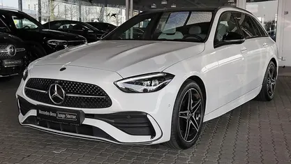 Gebraucht Mercedes C200 AMG 163 PS (119 kW) 2024 Unilack polarweiß Kombi