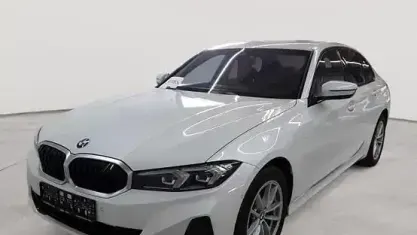 Gebraucht BMW 320 Sport Line 190 PS (139 kW) 2024 Mineralweiß metallic Limousine