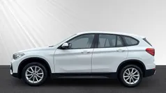 Weiss Gebraucht 2022 BMW X1 Advantage SUV | 28.888 € (Fairer Preis)