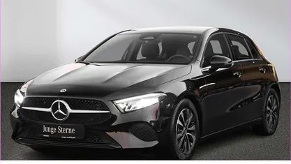 Gebraucht Mercedes A180 136 PS (100 kW) 2024 Unilack nachtschwarz Limousine