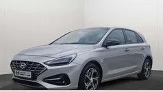 Silbern Gebraucht 2021 Hyundai i30 Intro Edition Limousine | 17.990 € (Guter Preis)
