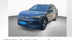 Delfingrau metallic Gebraucht 2024 VW Tiguan Elegance SUV | 37.440 € (Fairer Preis)