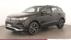 Deep black perleffekt Gebraucht 2024 VW Tiguan R-line SUV | 47.784 € (Superpreis)