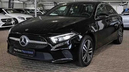 Gebraucht Mercedes A250 Progressive 160 PS (117 kW) 2022 Unilack nachtschwarz Limousine
