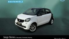 Karosserie in white Gebraucht 2018 Smart ForFour Passion Limousine | 12.880 € (Fairer Preis)
