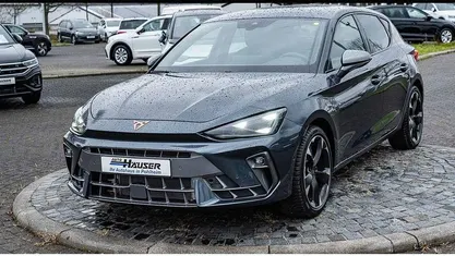 Grau Gebraucht 2025 Cupra Leon Limousine | 31.275 € (Fairer Preis)