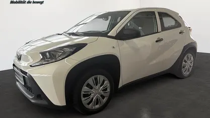 Gebraucht Toyota Aygo X Basis 72 PS (52 kW) 2023 Weiß SUV