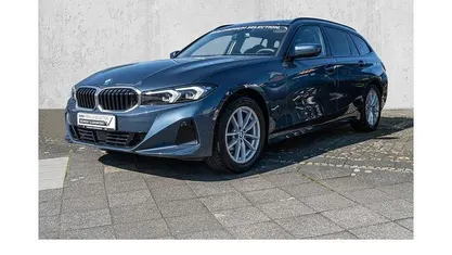 Gebraucht BMW 318 Sport Line 156 PS (114 kW) 2025 Kombi