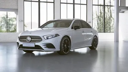 Gebraucht Mercedes A180 AMG 136 PS (100 kW) 2019 Unilack polarweiß Limousine