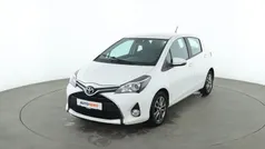 Weiß Gebraucht 2015 Toyota Yaris Comfort Limousine | 8.920 € (Fairer Preis)
