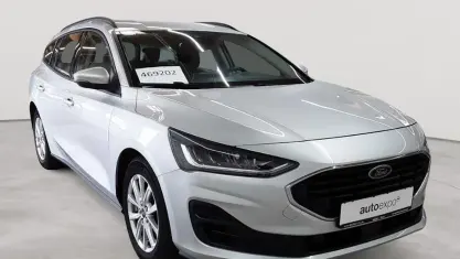 Gebraucht Ford Focus Cool & Connect 120 PS (88 kW) 2022 Moondust silber metallic Kombi