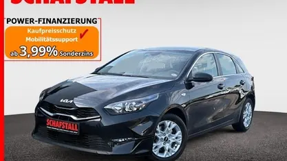 Schwarz ((1k) zilinaschwarz met.) Gebraucht 2024 Kia Ceed Comfort Kleinwagen | 20.979 € (Superpreis)