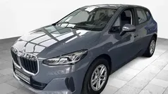 Grau Gebraucht 2023 BMW 218 Active Tourer Luxury Line Van / Kleinbus | 29.449 € (Fairer Preis)