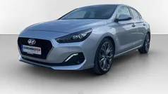 Silber Gebraucht 2018 Hyundai i30 Premium Limousine | 17.990 € (Fairer Preis)